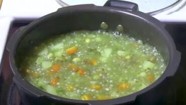 VIDEO: Sabudana or Sago Khichdi recipe for Upvas – Spicy Tapioca recipe for Fasting