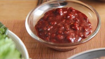 VIDEO: [SUB] 밥도둑 볶음고추장 :간단요리&simple K-food:How to make stir-fried gochujang (red chili paste)