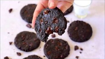 VIDEO: Double Chocolate Chip Fudge Cookies (Vegan, Gluten-Free, Easy) 🍫🍪