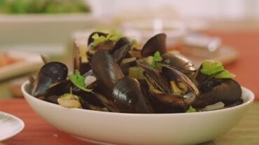 VIDEO: 술키의 꿀안주, 와인홍합찜 : Mussels Mariniere : 꿀키
