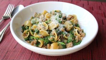VIDEO: “One Pan” Orecchiette Pasta with Sausage and Arugula – How to Cook Pasta & Sauce in One Pan
