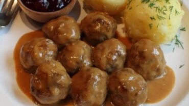 VIDEO: Swedish Meatballs Recipe — Beef & Pork Meatballs with Creamy Brown Gravy