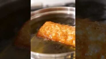 VIDEO: Crispy fried apple pies🤤 #shorts #food #asmr