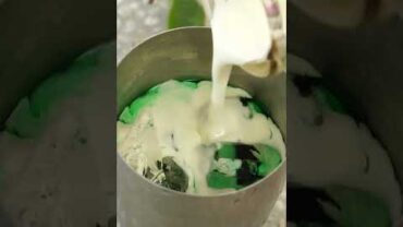 VIDEO: How to Make a Grasshopper Cocktail #shorts