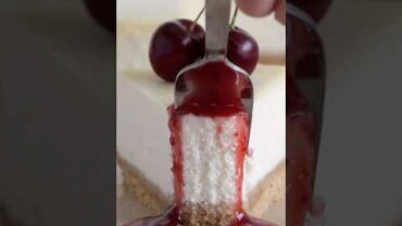 VIDEO: Creamy Cheesecake Recipe 😍