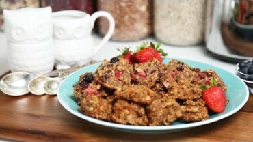 VIDEO: 5 Ingredient Healthy Breakfast Cookies | Better Breakfasts