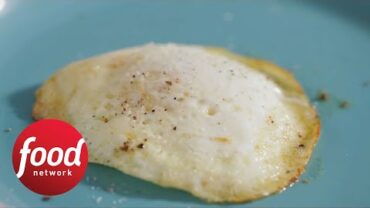 VIDEO: How to Fry Eggs Like a Pro | Food Network