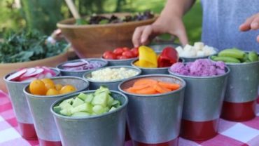 VIDEO: The Flexible Chef | 4 Steps To The Best Salad Bar Ever