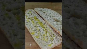 VIDEO: SANDWICH WITH CHICKEN MEATBALLS