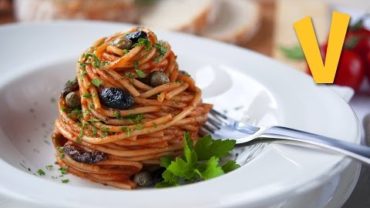 VIDEO: One-Pot Pasta Alla Puttanesca