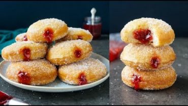 VIDEO: Vegan JAM DONUT recipe