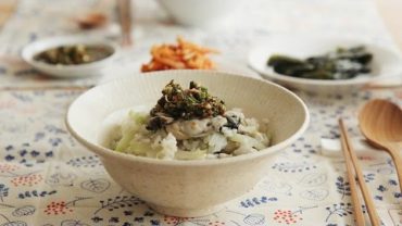 VIDEO: 굴밥 :  Gulbap with Dallae-jang (Rice with Oysters) | Honeykki 꿀키