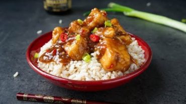 VIDEO: CRISPY SPICY TOFU! With a thick, sticky sauce