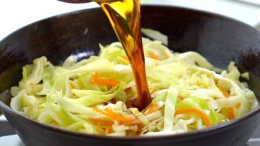 VIDEO: 양배추는 이렇게 드세요! 3분 뚝딱 양배추 덮밥 만들기 Cabbage recipe