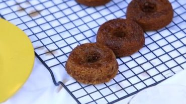 VIDEO: The Flexible Chef | Easy Gluten-Free Pancake Donuts