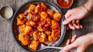 VIDEO: CAULIFLOWER WINGS IN 15 MINUTES