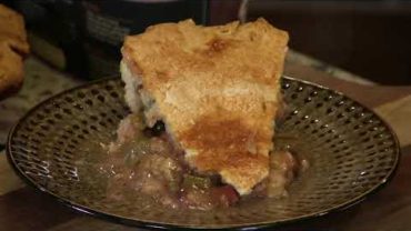 VIDEO: Strawberry Rhubarb Pie