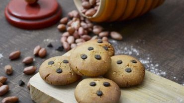 VIDEO: Peanut butter cookies recipe using wholewheat and eggless