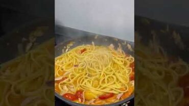 VIDEO: LINGUINE WITH TUNA AND CHERRY TOMATOES #shorts #asmr