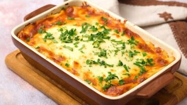VIDEO: Chicken lasagna: every bite is a creamy, dreamy, cheesy thrill