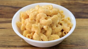 VIDEO: Easy 3-Ingredient Mac and Cheese Recipe (One Pot)