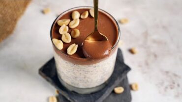 VIDEO: Peanut Butter Overnight Oats