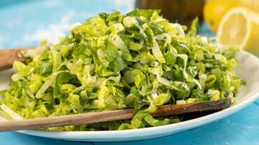 VIDEO: Maroulosalata: Greek Lettuce Salad