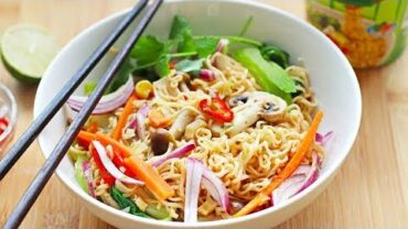 VIDEO: YUM MAMA – THAI INSTANT NOODLE SALAD!! 😊 (VEGAN) ยำมาม่า