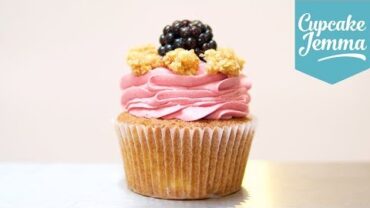 VIDEO: Apple & Blackberry Crumble Cupcake Recipe | Cupcake Jemma