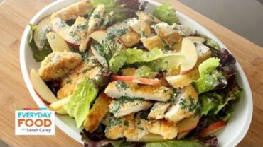 VIDEO: Crispy Chicken and Apple Salad – Everyday Food with Sarah Carey