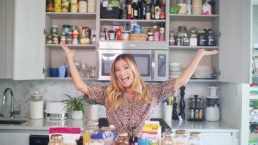 VIDEO: HOW TO BUILD AN EPIC VEGAN PANTRY | My Kitchen Tour & Storage Hacks & Vegan Staples | The Edgy Veg