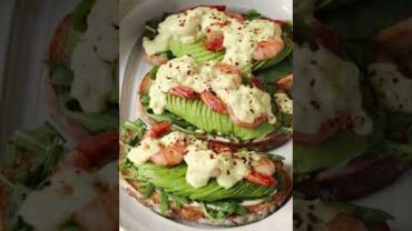 VIDEO: 아보카도새우샌드위치 Avocado Shrimp Sandwich #shorts