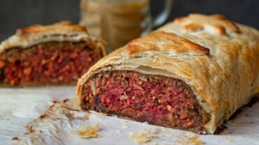 VIDEO: VEGAN NUTLOAF WELLINGTON | VEGAN CHRISTMAS DINNER