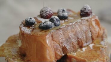 VIDEO: 크림치즈 프렌치 토스트 : Stuffed French Toast | Honeykki 꿀키