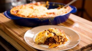 VIDEO: Pastitsio: Greek Lasagna