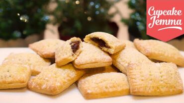 VIDEO: How to Make Mince Pie Pop Tarts | Cupcake Jemma