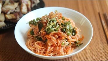 VIDEO: #08 집밥 꿀선생~ 김치비빔국수+삼겹살 먹방 : Kimchi Mixed Noodles