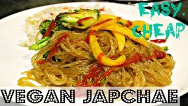 VIDEO: QUICK DINNER: EASY VEGAN JAPCHAE (Korean Glass Noodle) ♥ Cheap Lazy Vegan