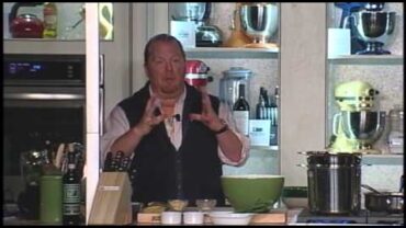 VIDEO: How to Make Pesto | Food & Wine