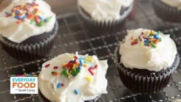 VIDEO: Chocolate Cupcakes with Easy White Icing | Everyday Food with Sarah Carey