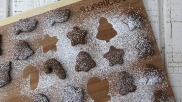 VIDEO: Molasses Roll Out Cookies – Christmas Cookies Collaboration – Weelicious