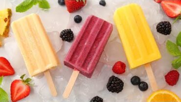 VIDEO: 3 Smoothie Popsicle Recipes | Healthy Summer Desserts