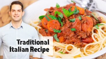 VIDEO: How to make Spaghetti Bolognese – Italian Style with THICK Sauce #Ad