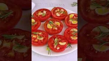 VIDEO: #Tomatoes like you’ve never had before 😍 So delicious! #cookistwow #shorts #garlic