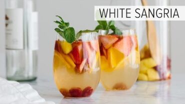 VIDEO: WHITE SANGRIA WITH MANGO AND BERRIES | fruity white wine sangria