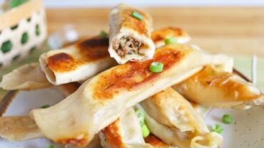 VIDEO: LAMB AND ZUCCHINI POTSTICKERS!! 火燒 BEIJING DUMPLINGS | VEGAN