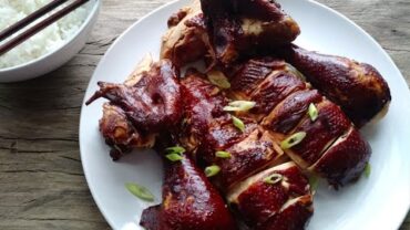 VIDEO: Easy Soy Sauce Chicken Recipe | 豉油雞