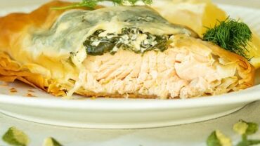 VIDEO: Spinach & Salmon Phyllo Parcels: Greek- Spanakopita Salmon