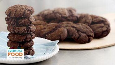 VIDEO: Mexican Hot Chocolate Cookie Recipe – Everyday Food with Sarah Carey