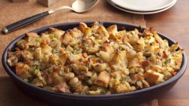 VIDEO: Giada Makes Ciabatta Stuffing with Chestnuts and Pancetta | Food Network